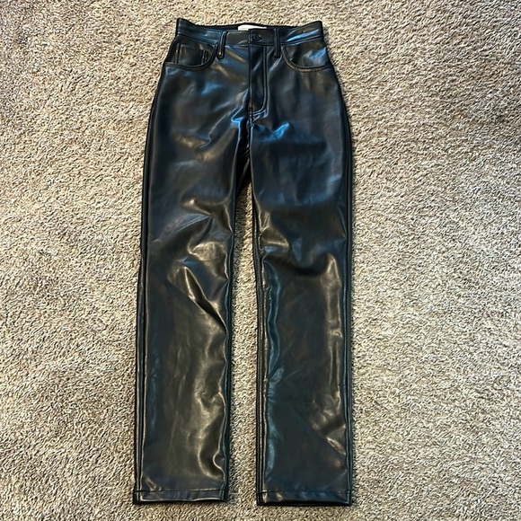 EUC Women’s Abercrombie & Fitch The 90’s Straight Ultra High Rise Leather Pants - Picture 1 of 3